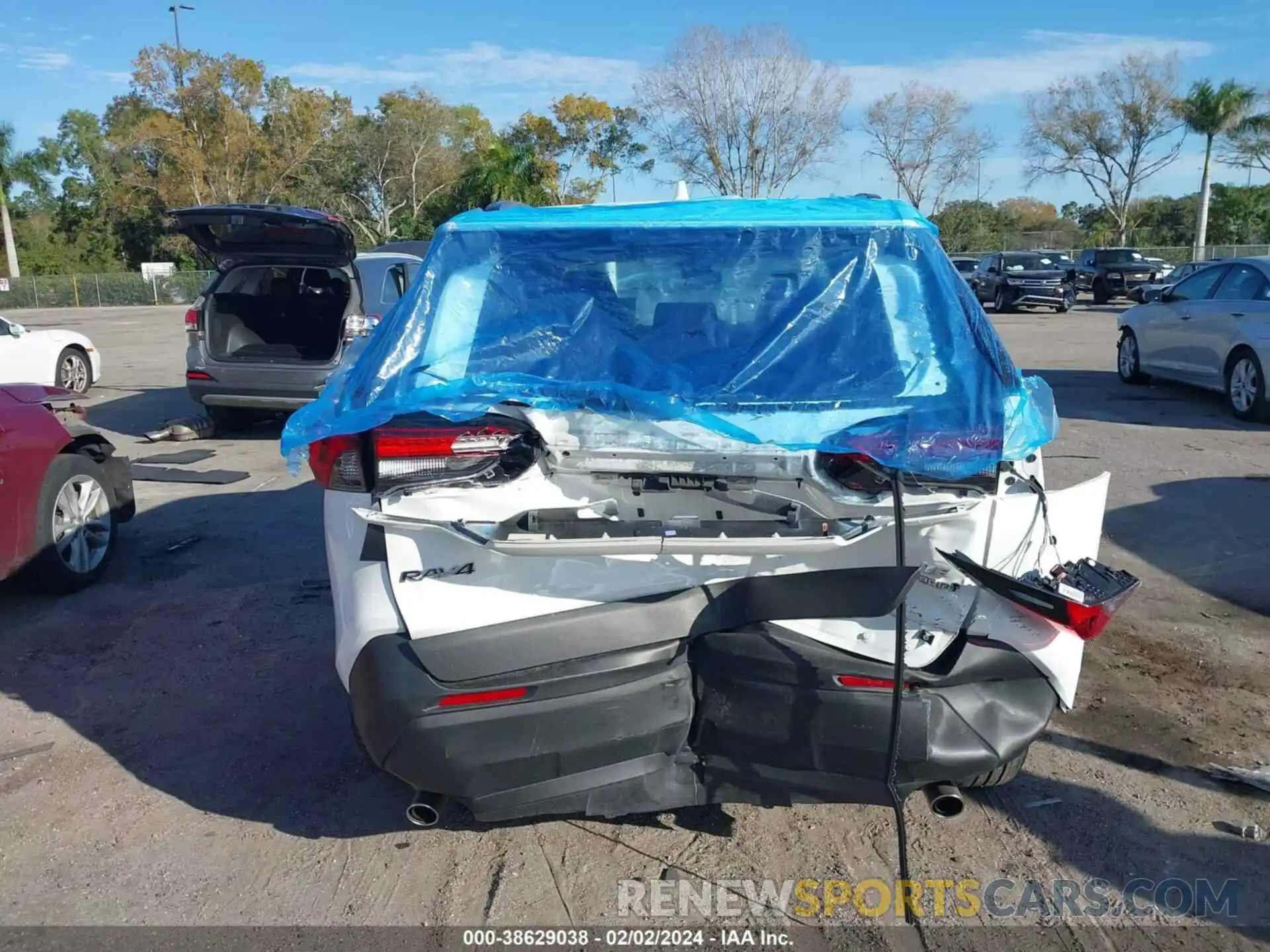 16 Photograph of a damaged car 4T3LWRFV2PU105776 TOYOTA RAV4 2023