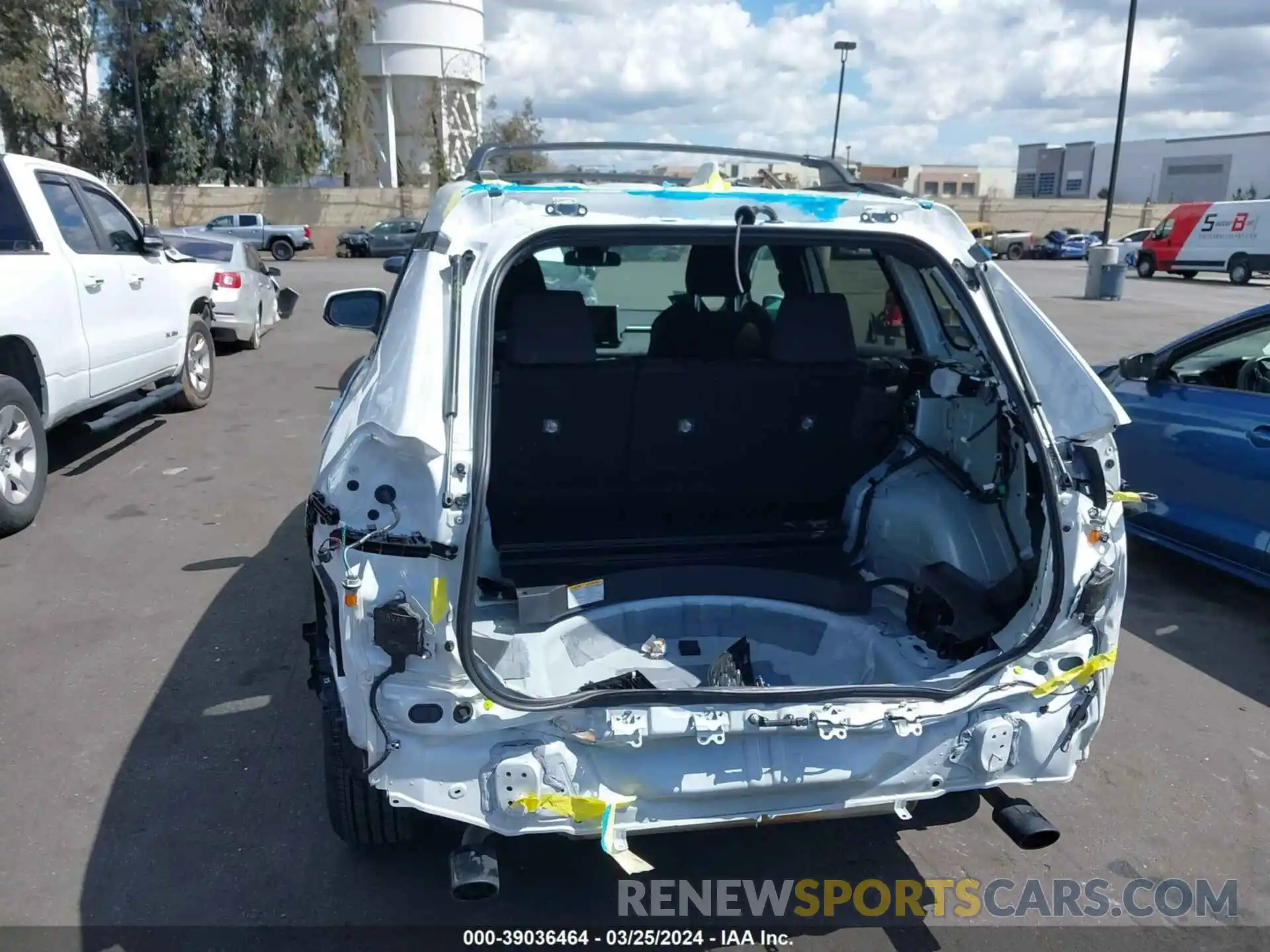 17 Photograph of a damaged car 4T3T6RFV0PU121393 TOYOTA RAV4 2023