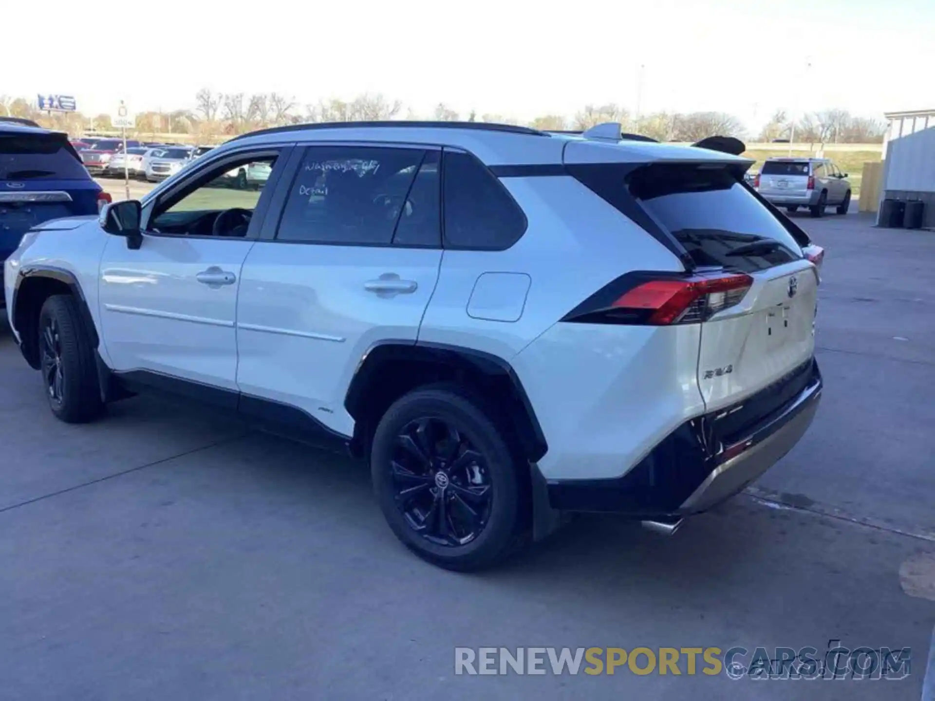 6 Photograph of a damaged car JTM16RFV6PD541082 TOYOTA RAV4 2023