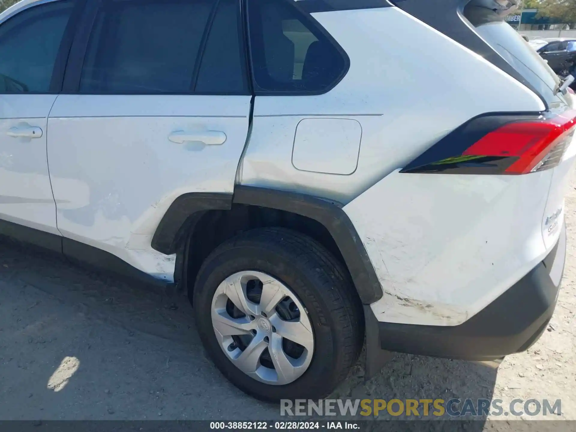 6 Photograph of a damaged car 2T3H1RFV6RW313733 TOYOTA RAV4 2024