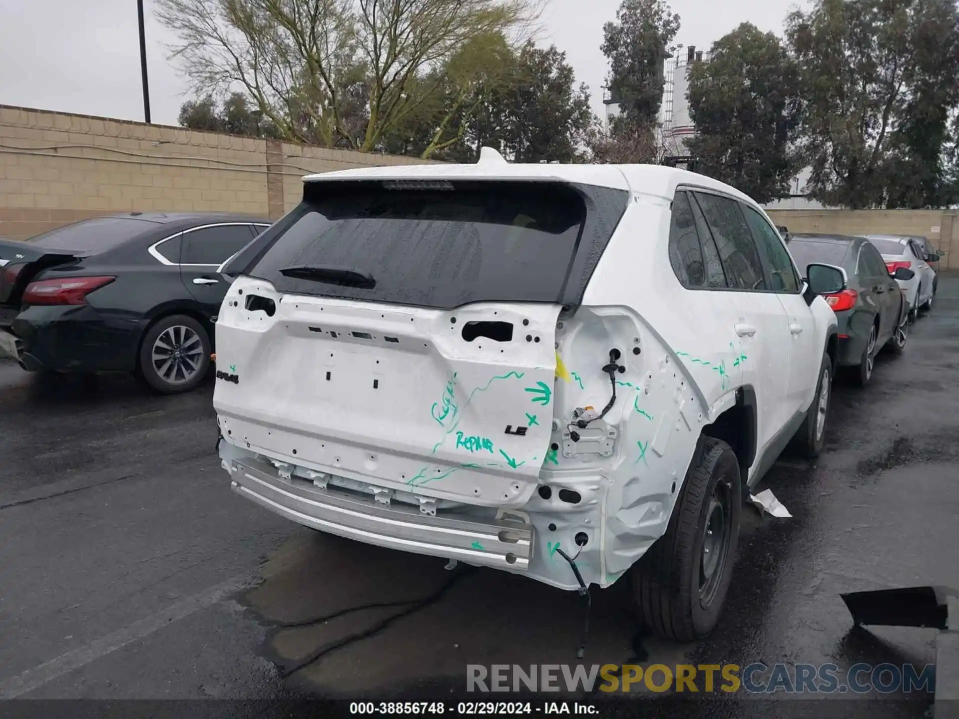 18 Photograph of a damaged car 2T3K1RFVXRW315250 TOYOTA RAV4 2024