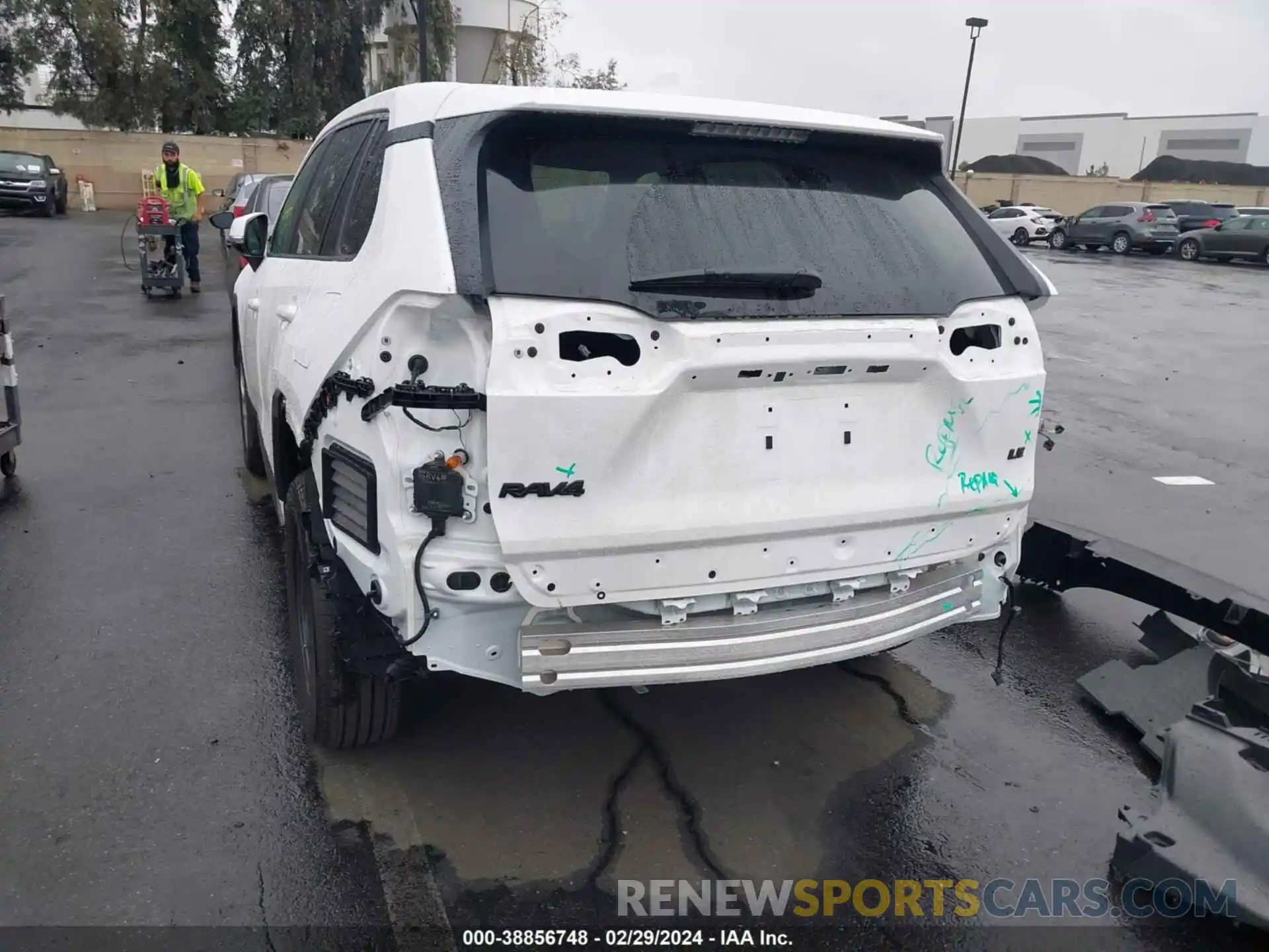 6 Фотография поврежденного автомобиля 2T3K1RFVXRW315250 TOYOTA RAV4 2024