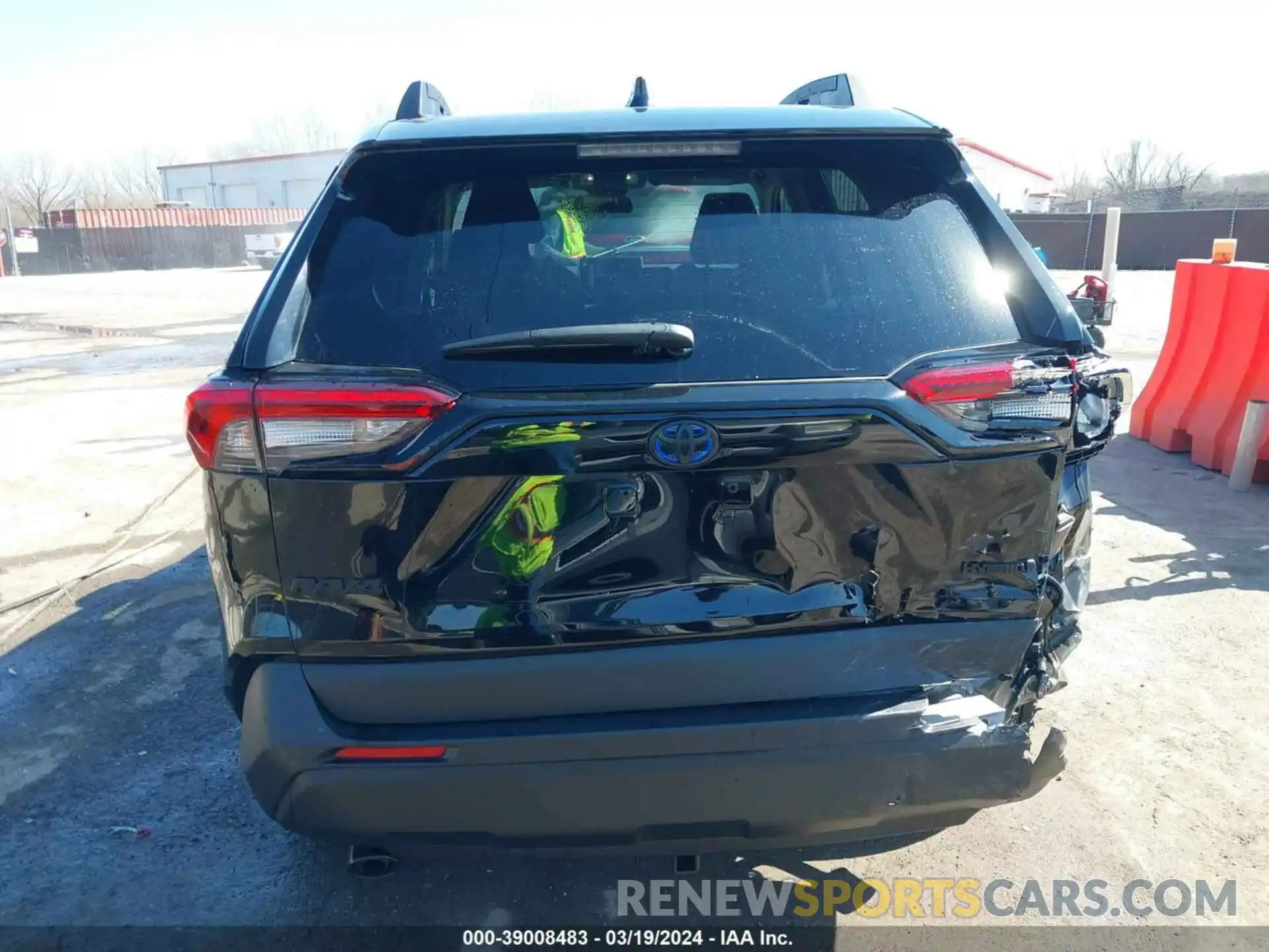 16 Photograph of a damaged car 2T3UWRFV4RW189106 TOYOTA RAV4 2024