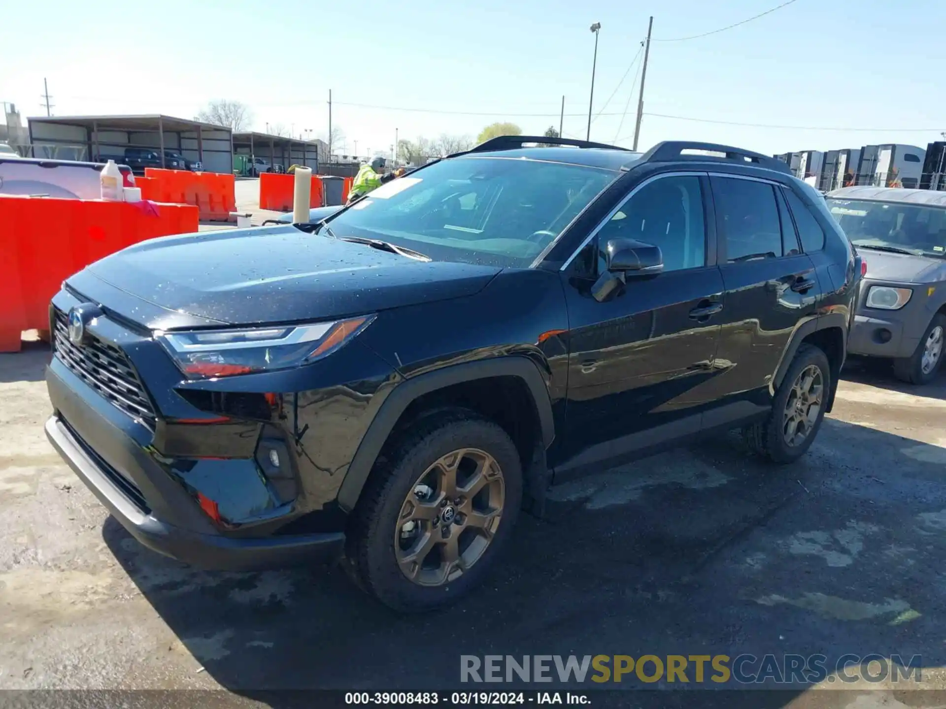 2 Фотография поврежденного автомобиля 2T3UWRFV4RW189106 TOYOTA RAV4 2024