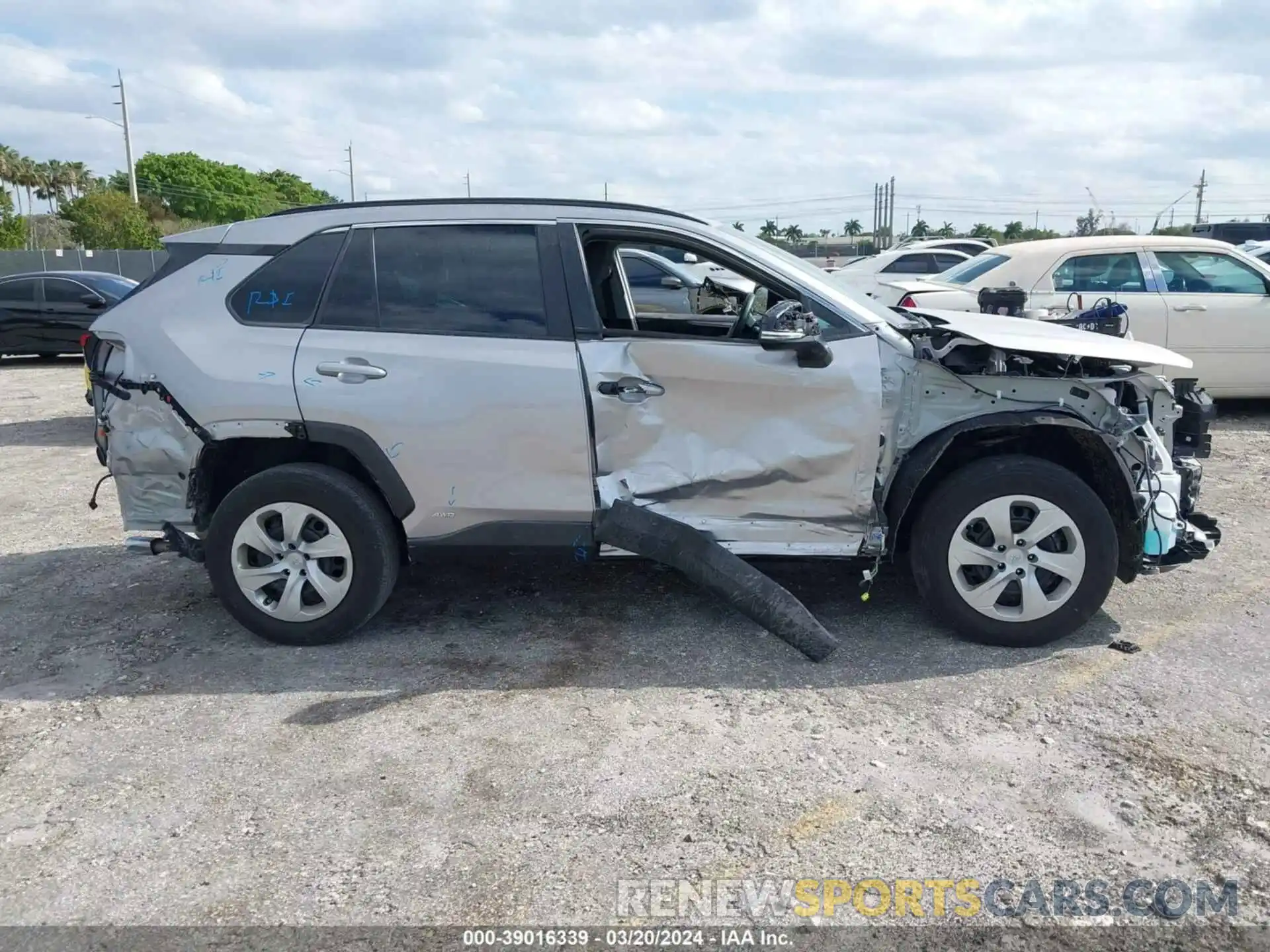 14 Photograph of a damaged car 4T3RWRFV8RU117153 TOYOTA RAV4 2024