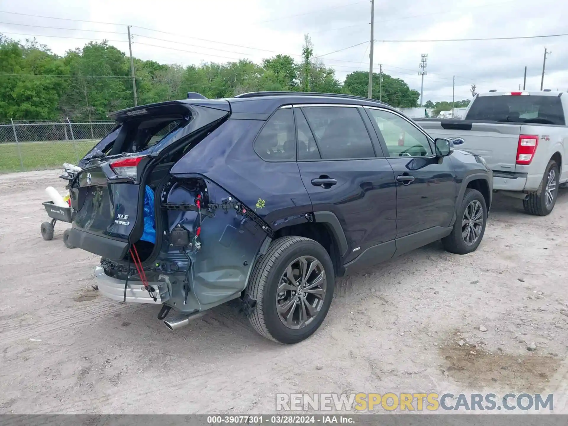 4 Photograph of a damaged car JTMB6RFV5RJ044727 TOYOTA RAV4 2024