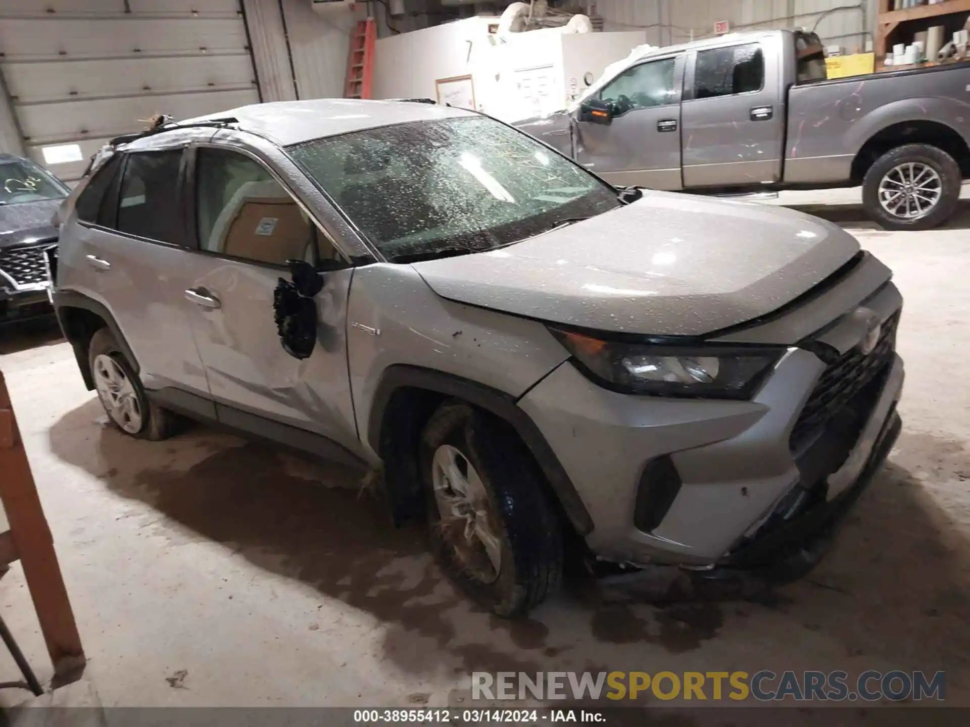 1 Photograph of a damaged car 2T3LWRFV8KW006372 TOYOTA RAV4 HYBRID 2019