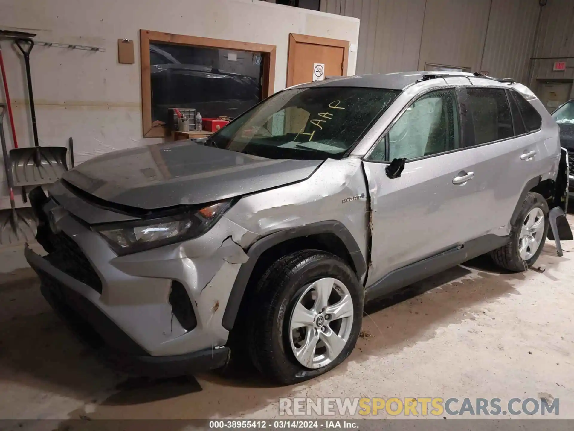 2 Photograph of a damaged car 2T3LWRFV8KW006372 TOYOTA RAV4 HYBRID 2019