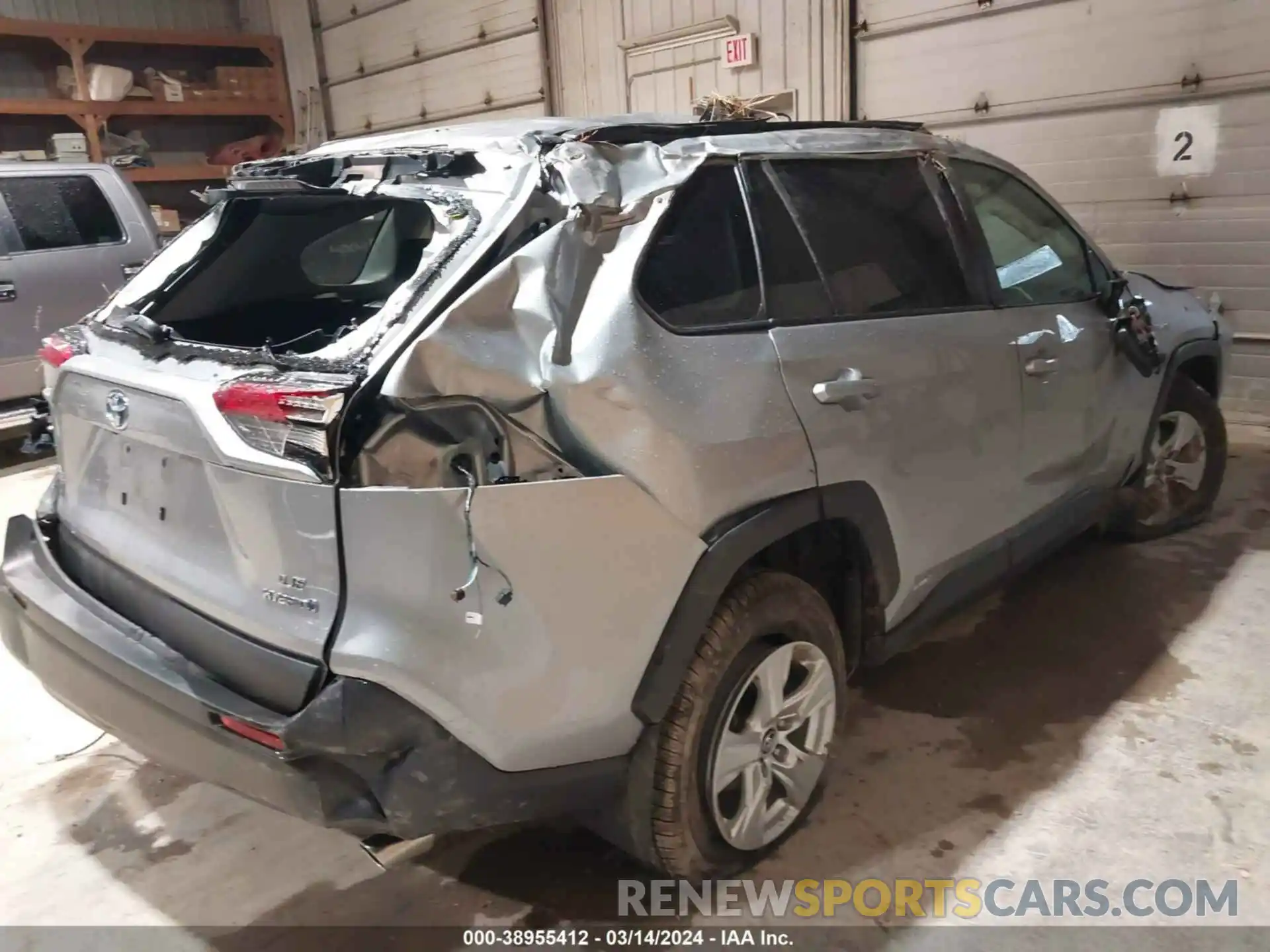 4 Photograph of a damaged car 2T3LWRFV8KW006372 TOYOTA RAV4 HYBRID 2019