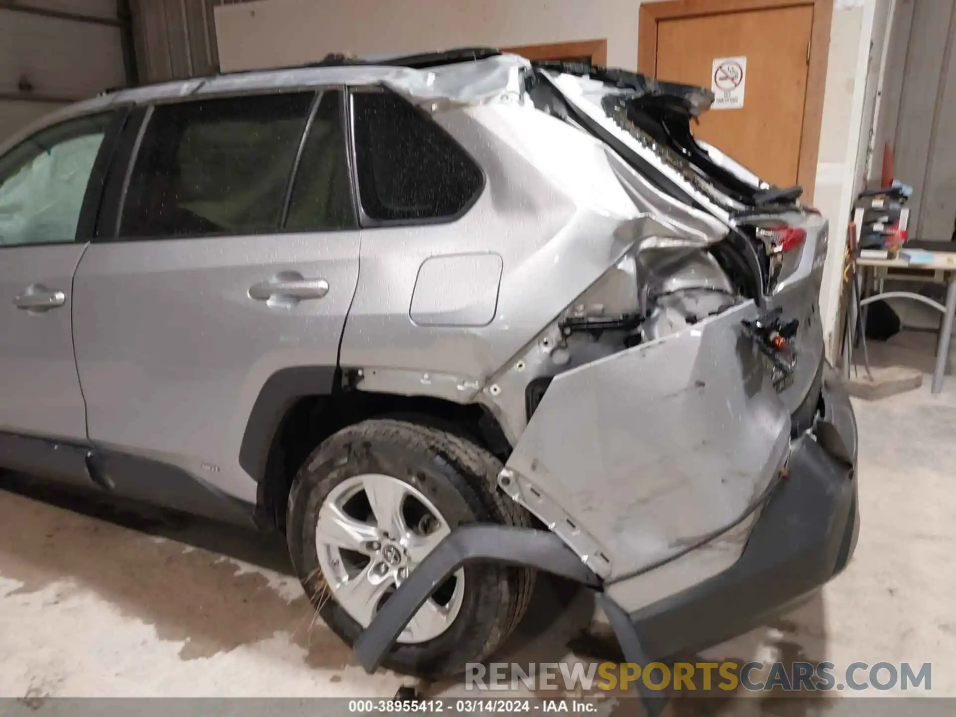 6 Photograph of a damaged car 2T3LWRFV8KW006372 TOYOTA RAV4 HYBRID 2019