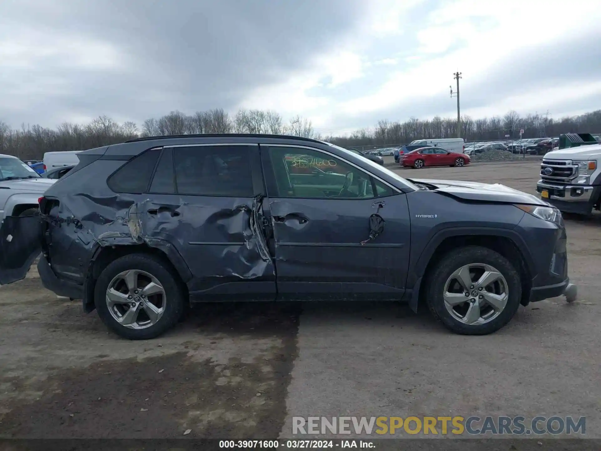 13 Photograph of a damaged car JTMDWRFV5KD027651 TOYOTA RAV4 HYBRID 2019