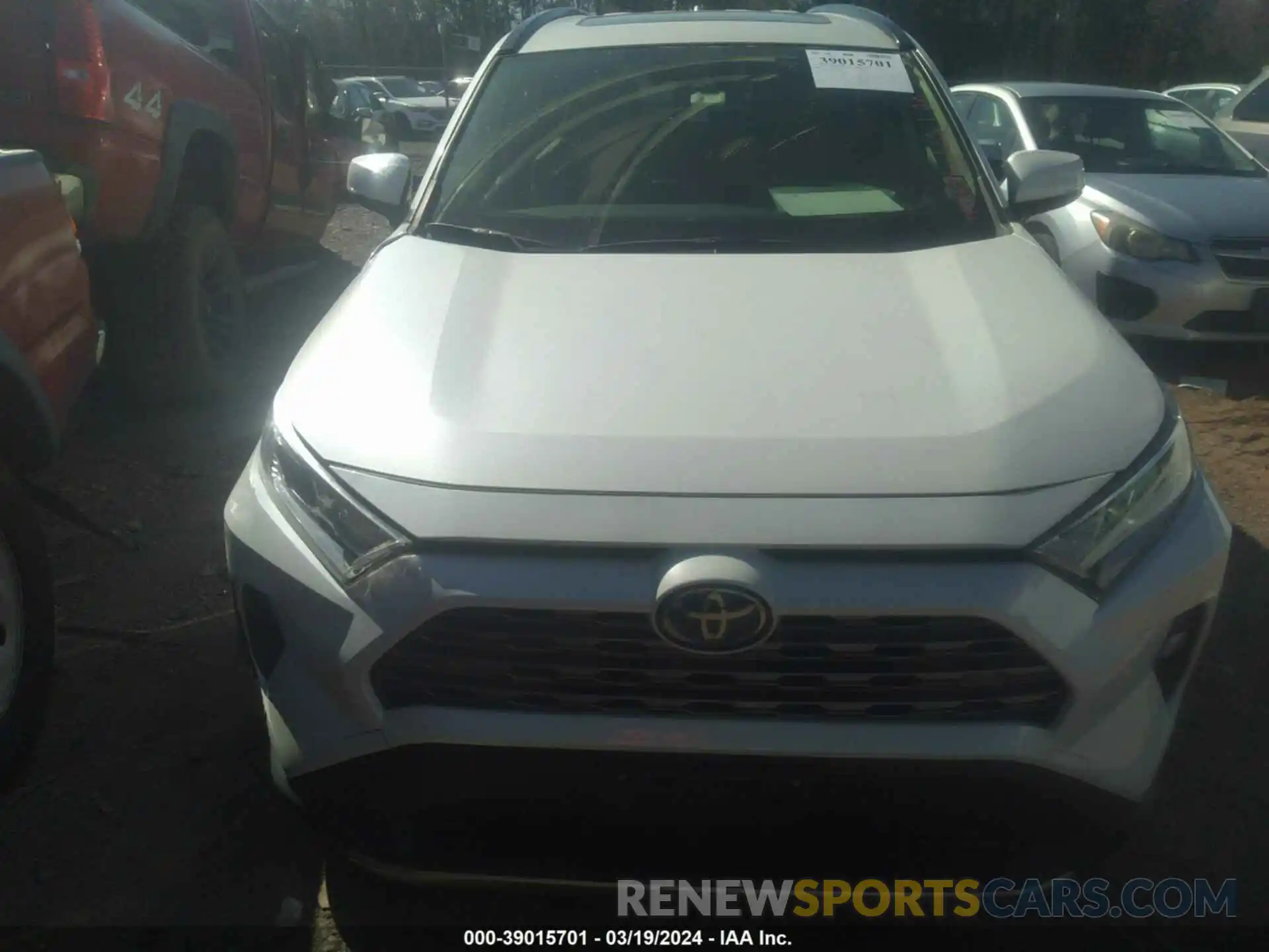 12 Photograph of a damaged car JTMDWRFVXKD033011 TOYOTA RAV4 HYBRID 2019