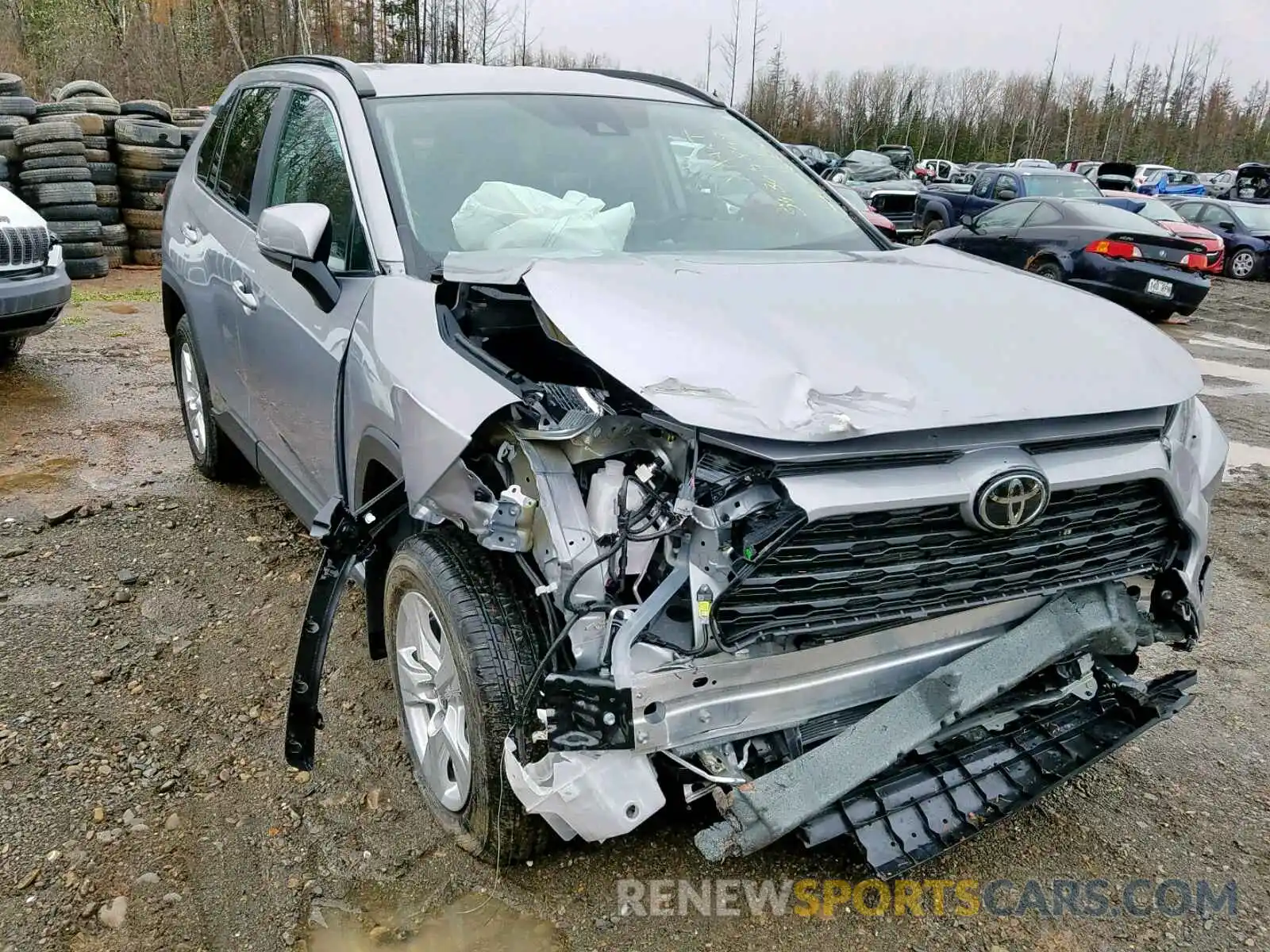 1 Photograph of a damaged car 2T3B1RFV0KC032895 TOYOTA RAV4 LE 2019