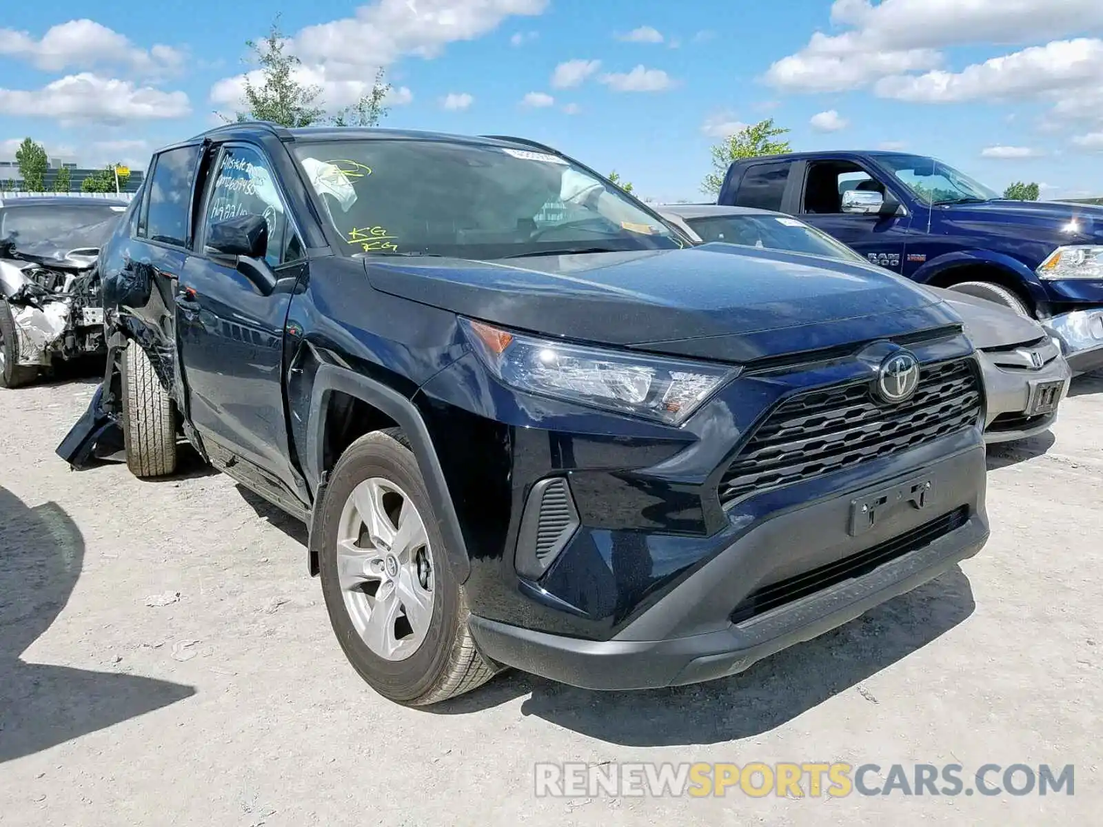 1 Фотография поврежденного автомобиля 2T3B1RFV6KC029581 TOYOTA RAV4 LE 2019