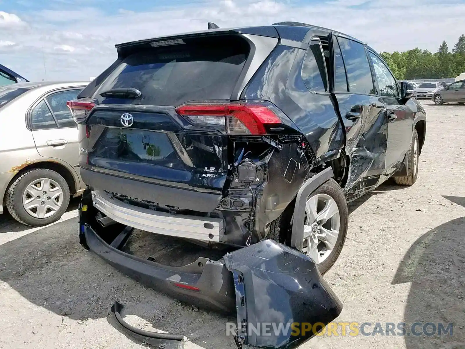 4 Фотография поврежденного автомобиля 2T3B1RFV6KC029581 TOYOTA RAV4 LE 2019