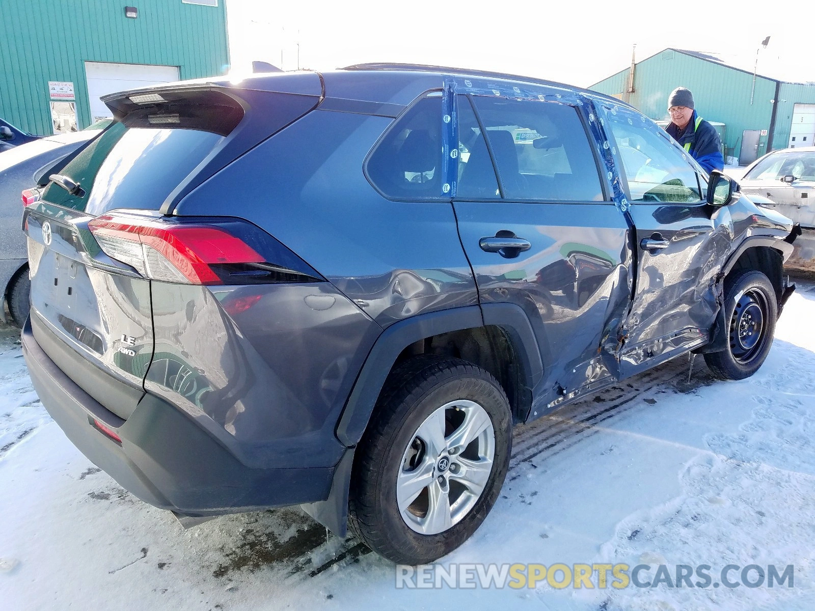 4 Фотография поврежденного автомобиля 2T3B1RFVXKW053526 TOYOTA RAV4 LE 2019