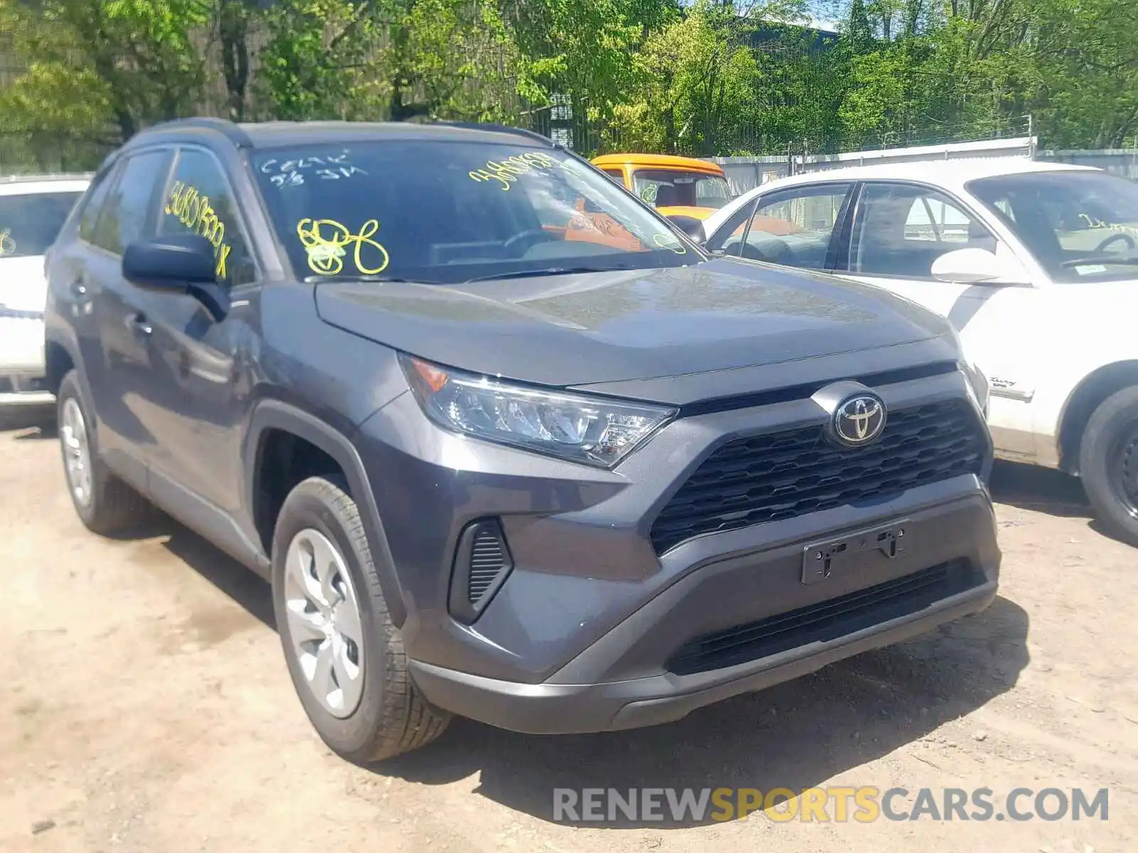 1 Photograph of a damaged car 2T3F1RFV4KW030714 TOYOTA RAV4 LE 2019