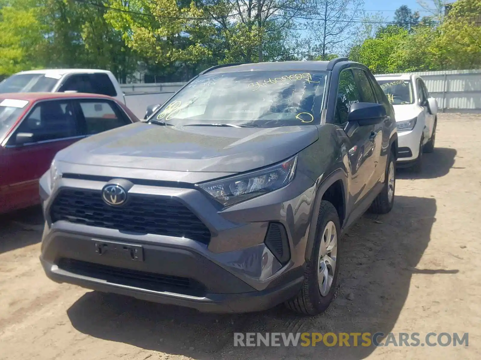 2 Фотография поврежденного автомобиля 2T3F1RFV4KW030714 TOYOTA RAV4 LE 2019