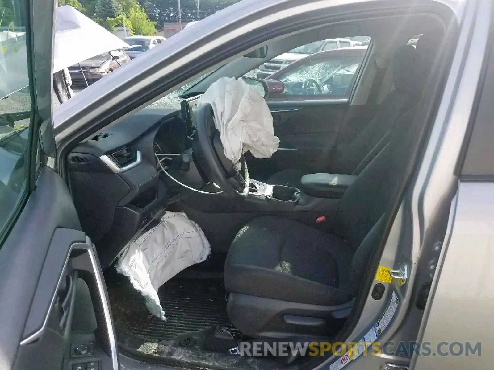 5 Photograph of a damaged car 2T3F1RFV5KW038966 TOYOTA RAV4 LE 2019