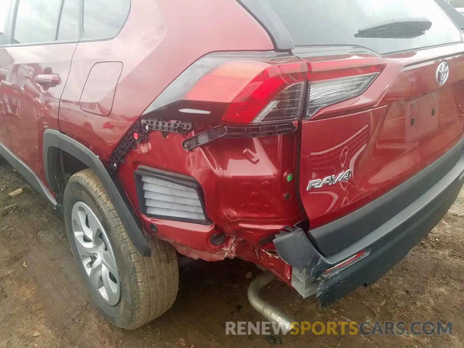 9 Photograph of a damaged car 2T3F1RFV7KW031310 TOYOTA RAV4 LE 2019