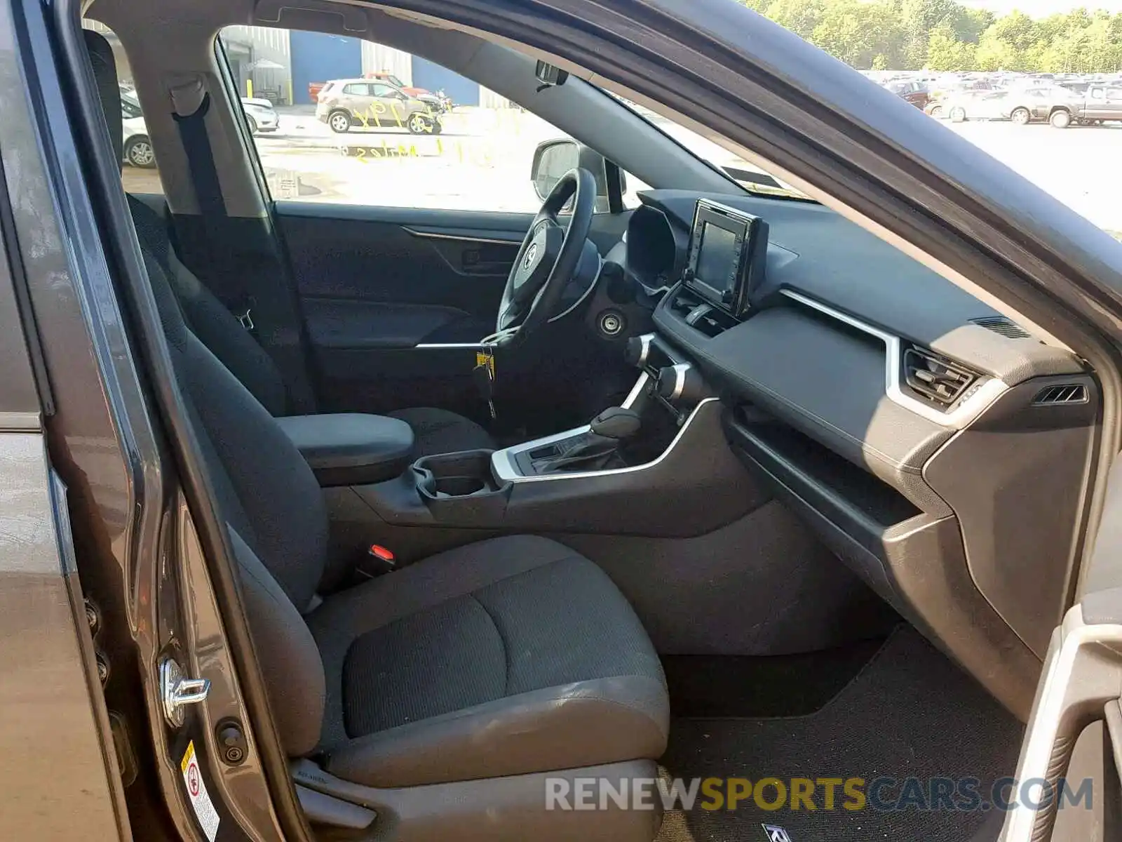 5 Photograph of a damaged car 2T3F1RFV8KW042185 TOYOTA RAV4 LE 2019