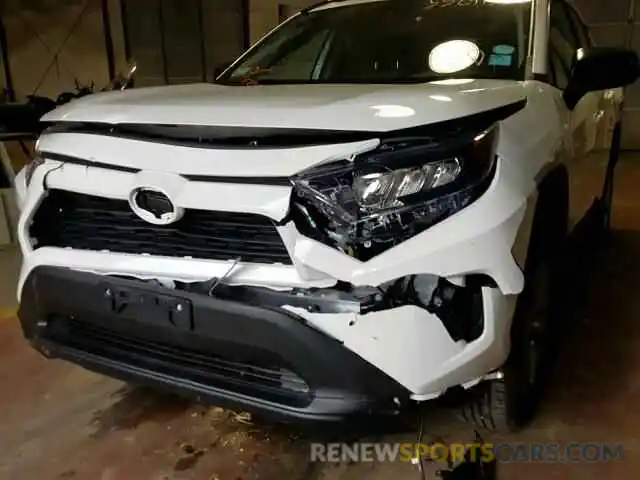 9 Photograph of a damaged car 2T3F1RFV8KW063781 TOYOTA RAV4 LE 2019