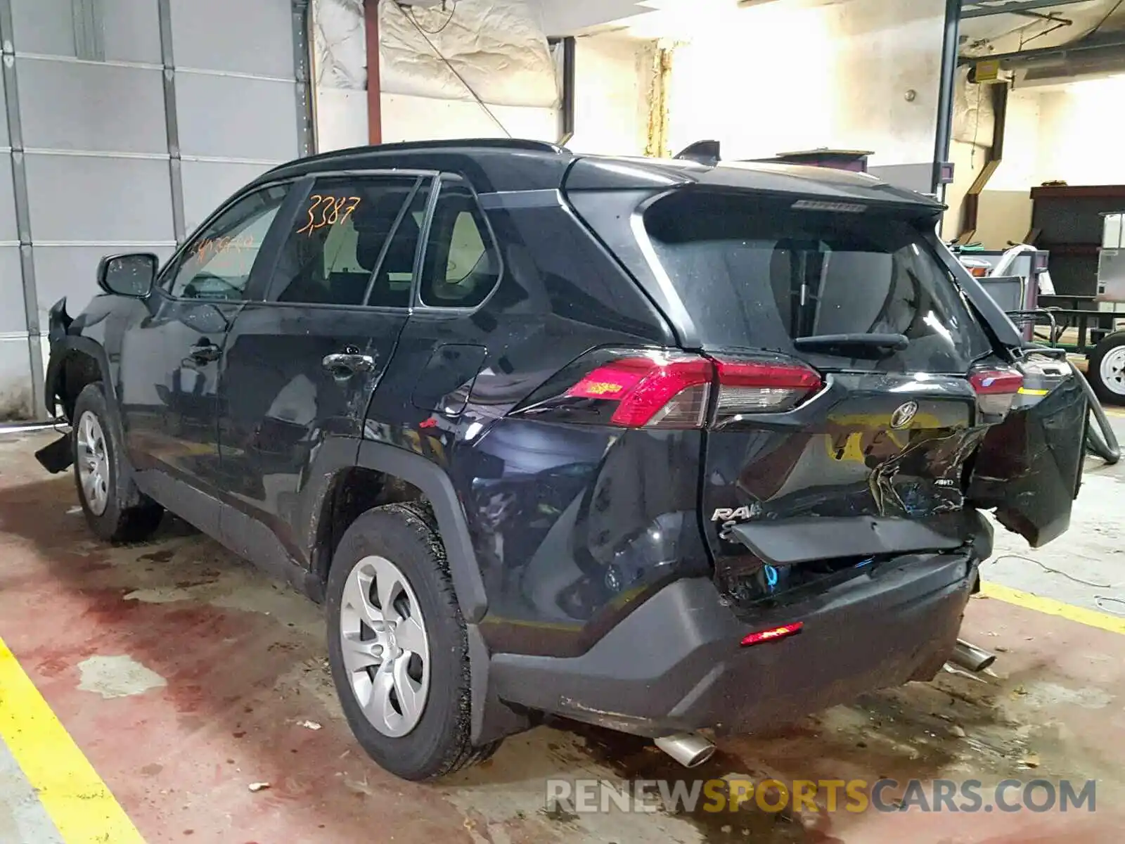 3 Фотография поврежденного автомобиля 2T3F1RFVXKC040164 TOYOTA RAV4 LE 2019