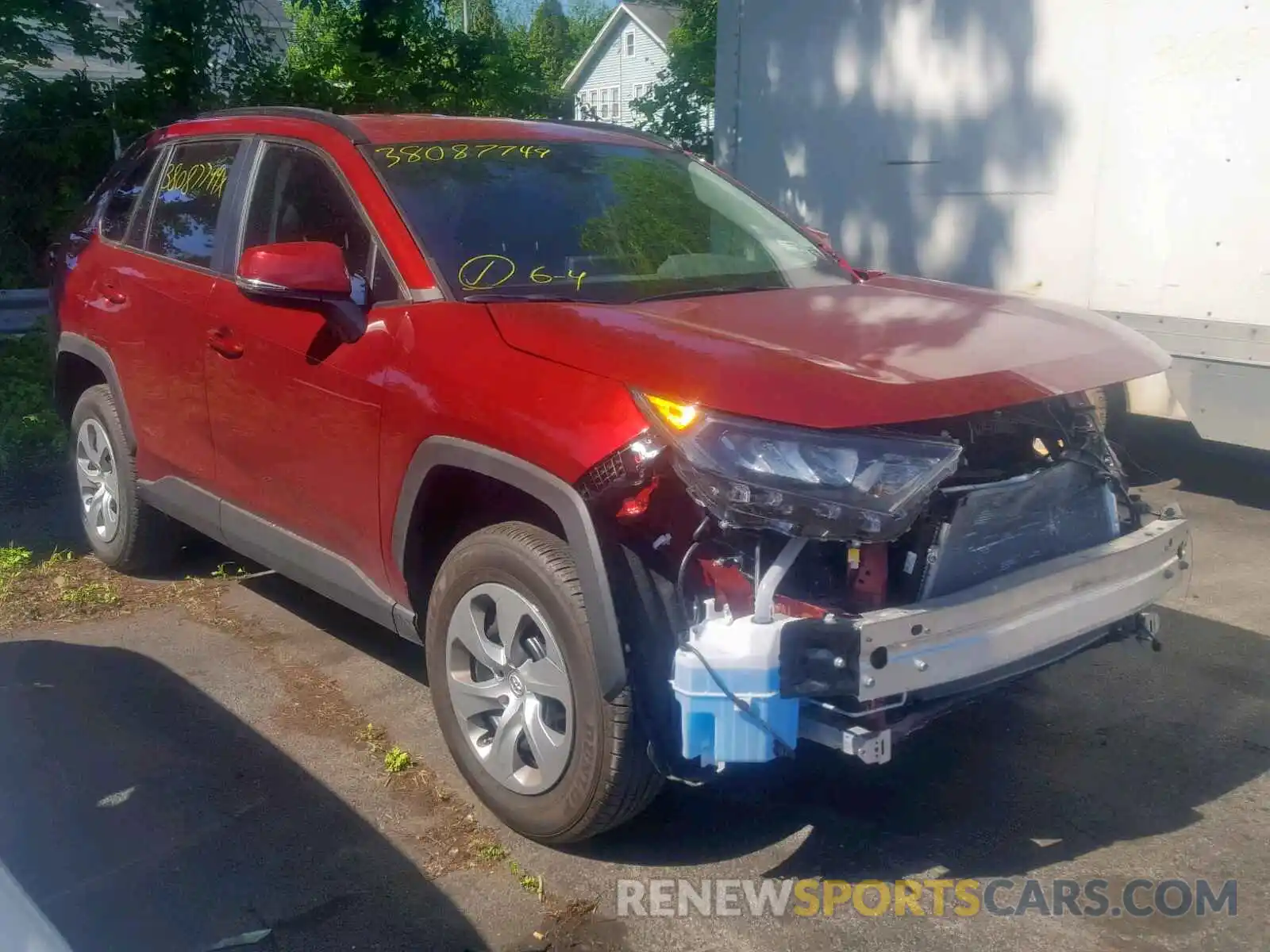 1 Photograph of a damaged car 2T3G1RFV6KW035949 TOYOTA RAV4 LE 2019