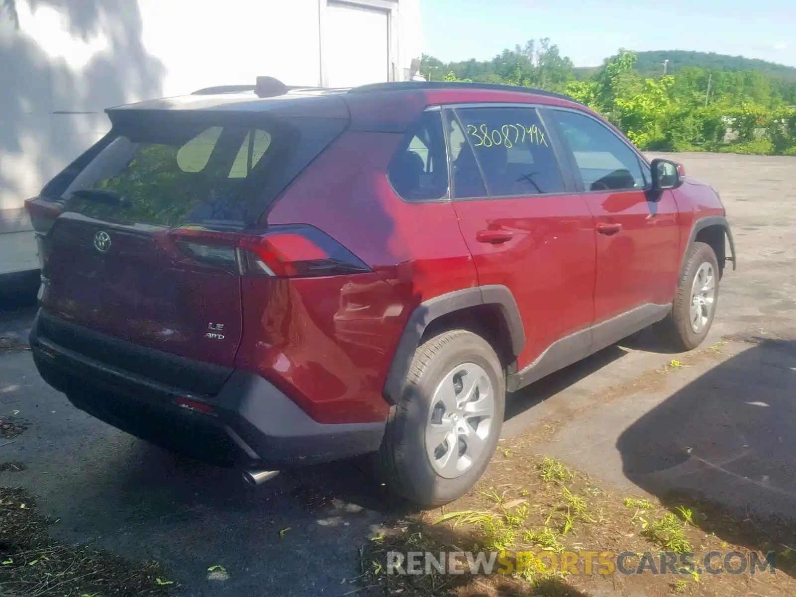 4 Photograph of a damaged car 2T3G1RFV6KW035949 TOYOTA RAV4 LE 2019