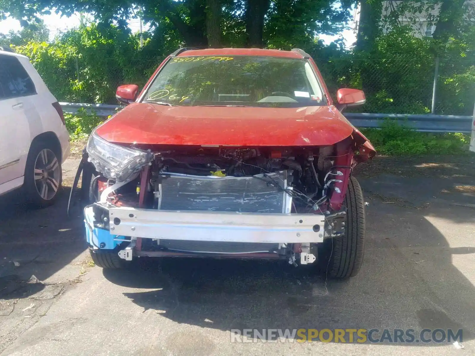 9 Photograph of a damaged car 2T3G1RFV6KW035949 TOYOTA RAV4 LE 2019