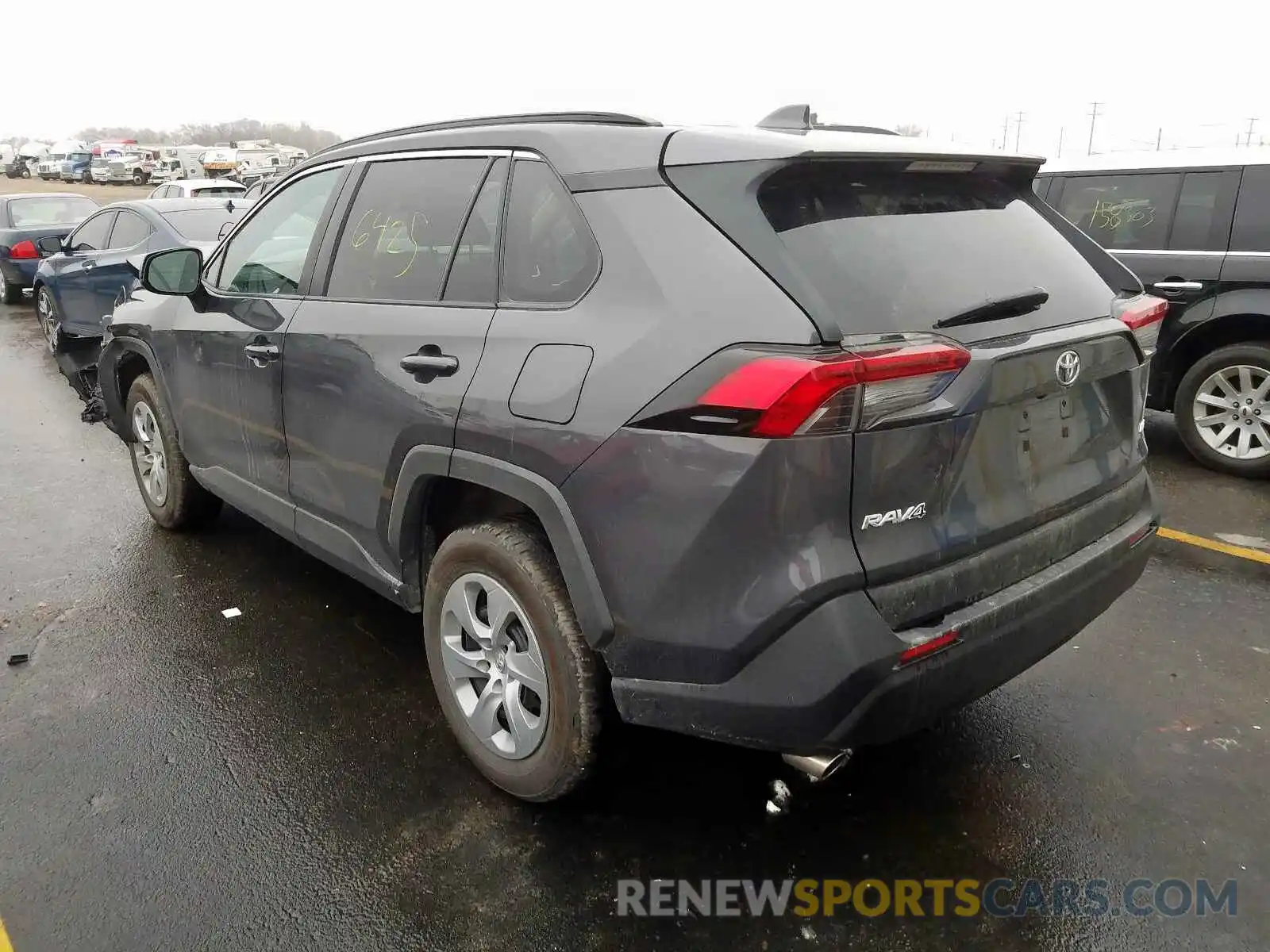 3 Фотография поврежденного автомобиля 2T3H1RFV0KW003504 TOYOTA RAV4 LE 2019