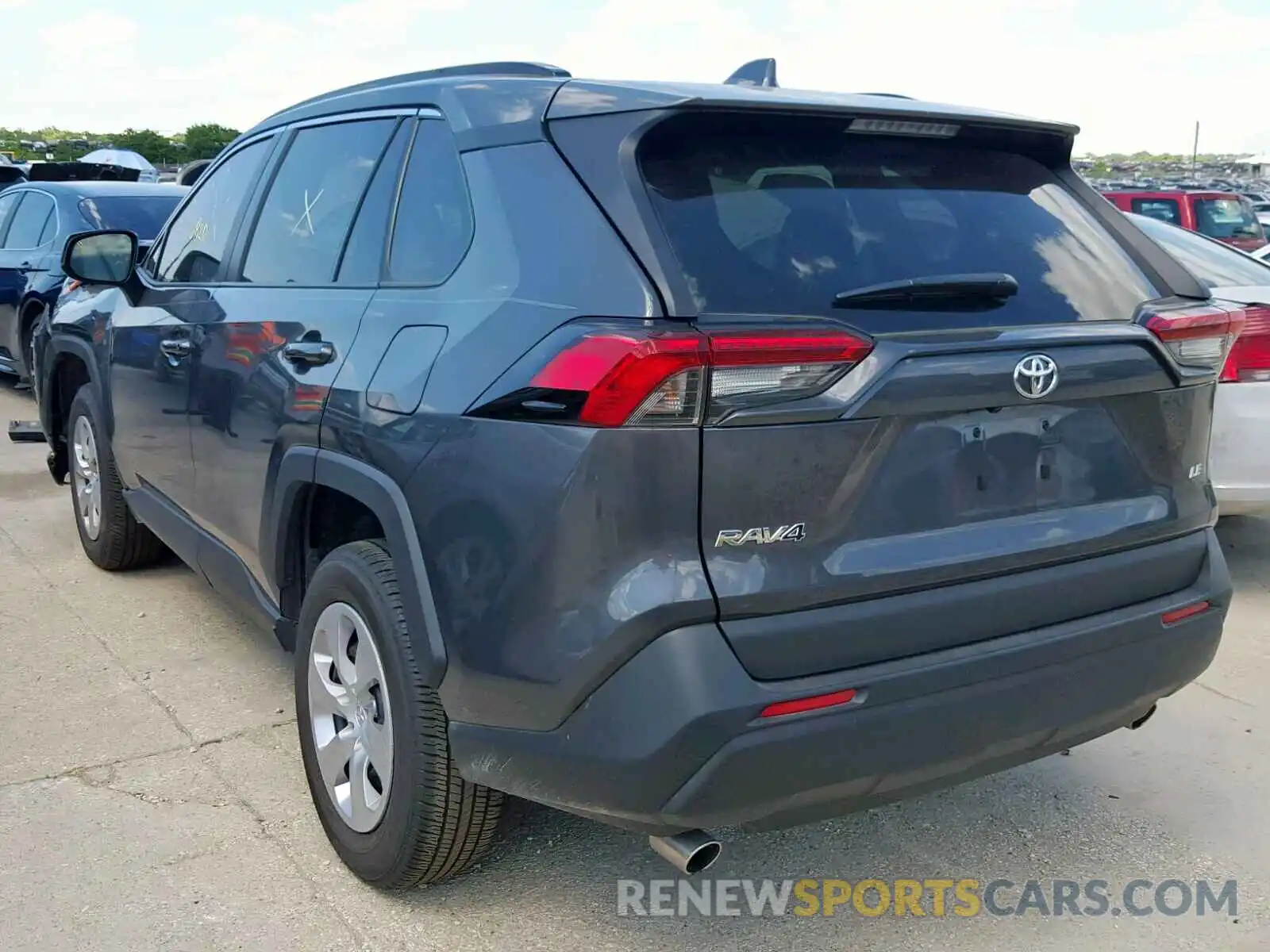 3 Фотография поврежденного автомобиля 2T3H1RFV2KW003214 TOYOTA RAV4 LE 2019