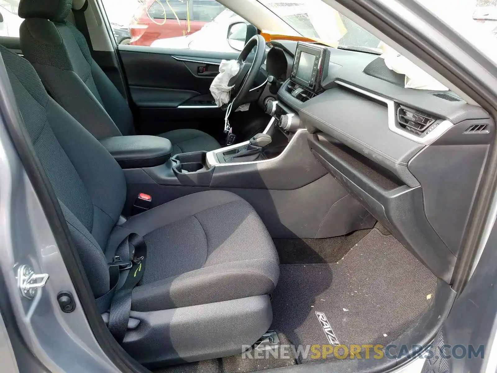 5 Photograph of a damaged car 2T3H1RFV6KC011589 TOYOTA RAV4 LE 2019