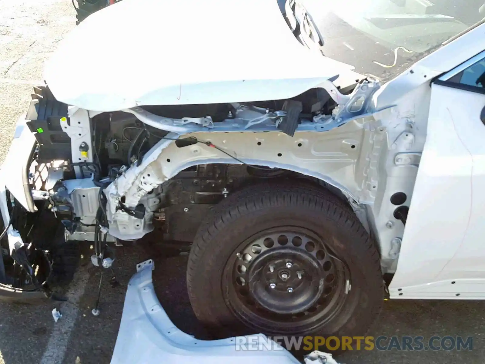 9 Photograph of a damaged car 2T3H1RFV6KC013066 TOYOTA RAV4 LE 2019