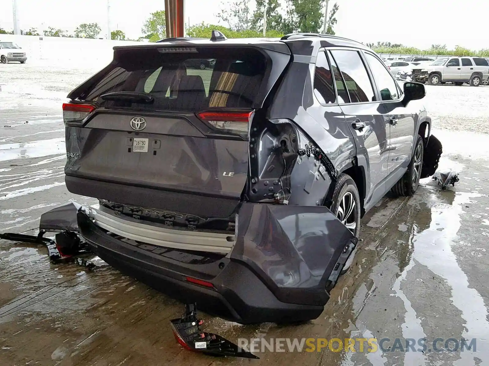 4 Фотография поврежденного автомобиля 2T3H1RFV6KW042145 TOYOTA RAV4 LE 2019