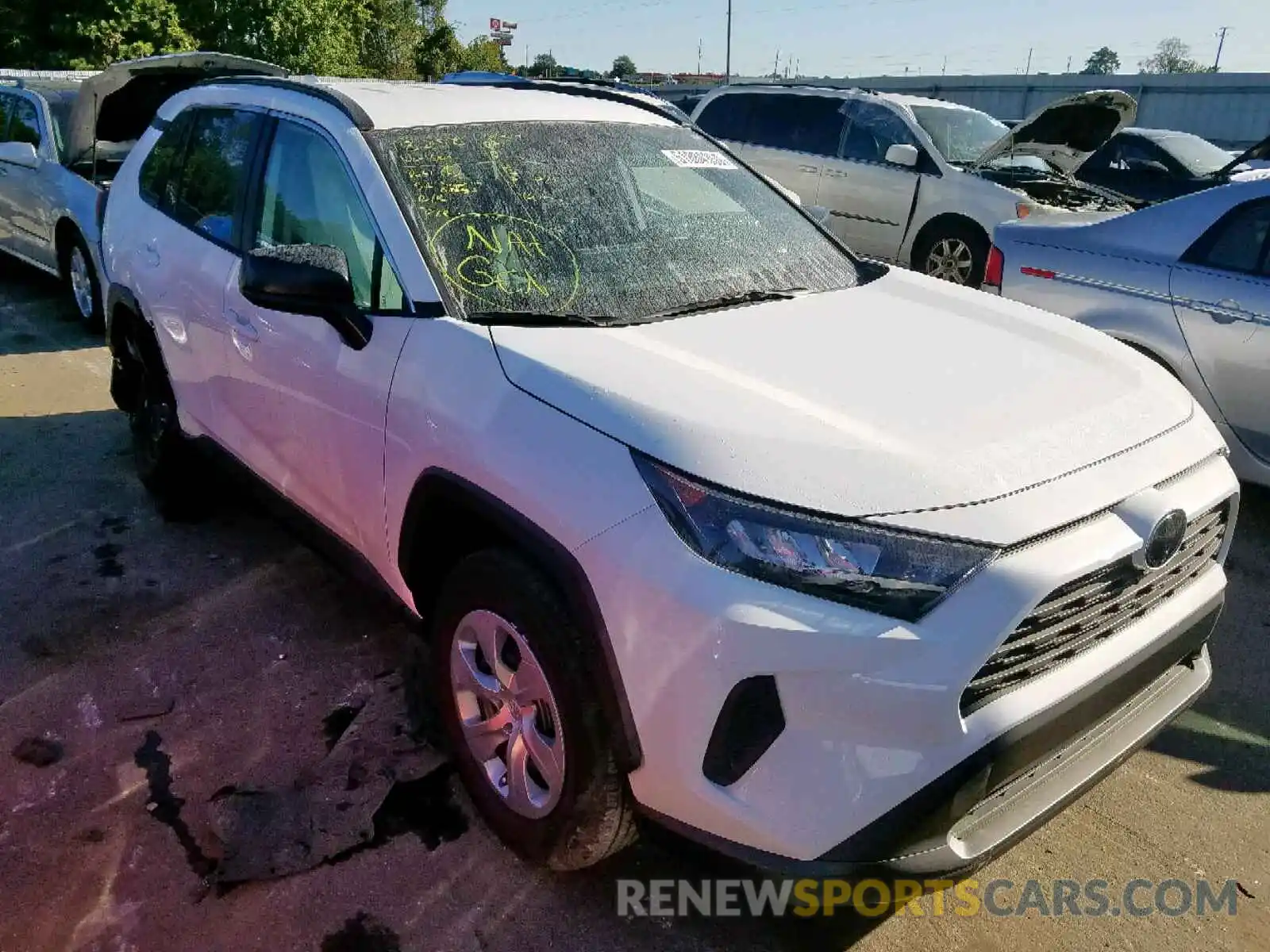 1 Photograph of a damaged car 2T3H1RFV7KW017268 TOYOTA RAV4 LE 2019