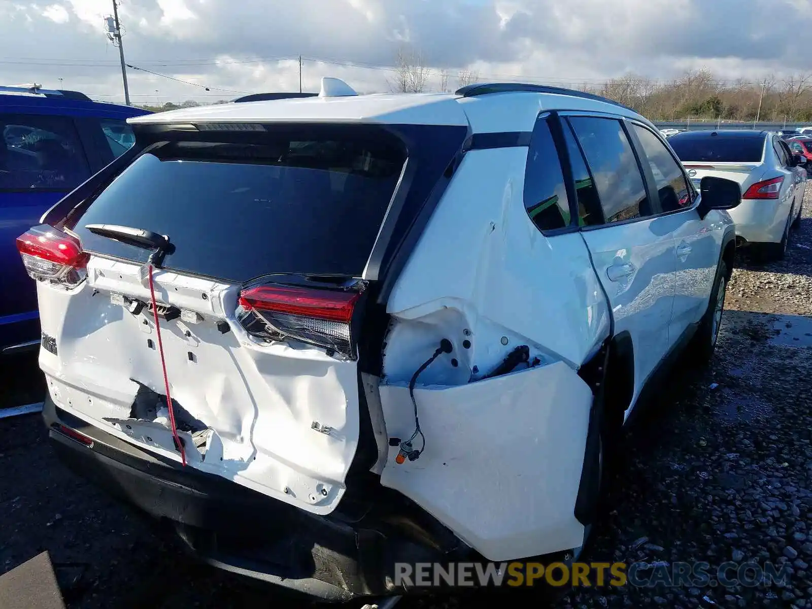 4 Photograph of a damaged car 2T3H1RFV9KW012086 TOYOTA RAV4 LE 2019