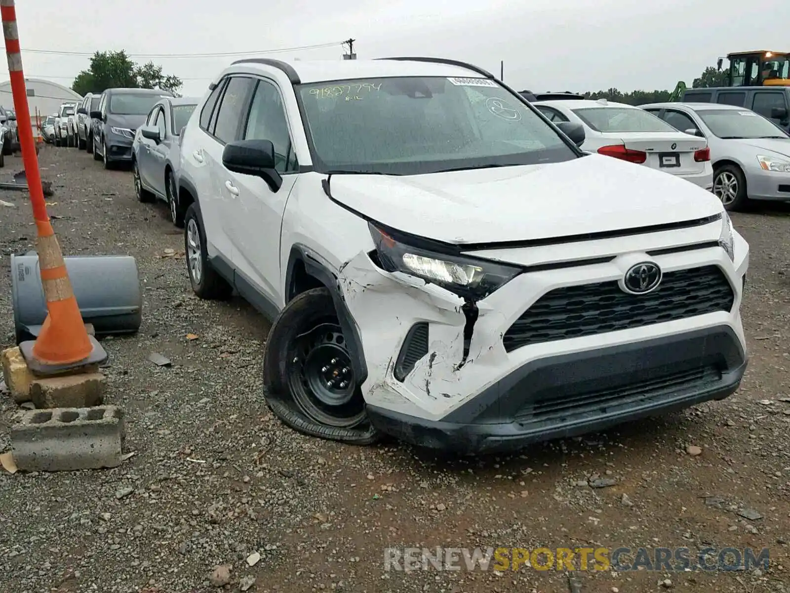 1 Photograph of a damaged car 2T3H1RFV9KW019149 TOYOTA RAV4 LE 2019