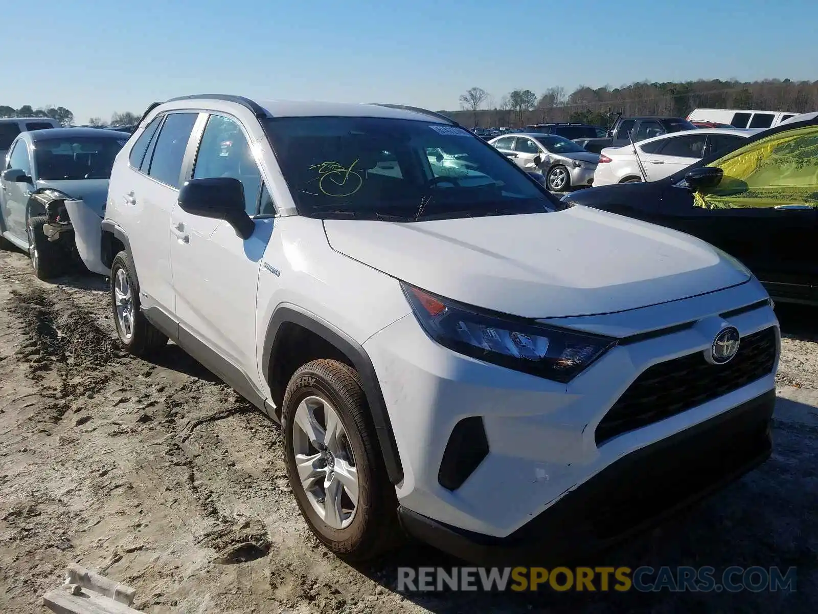 1 Photograph of a damaged car 2T3LWRFV0KW016393 TOYOTA RAV4 LE 2019