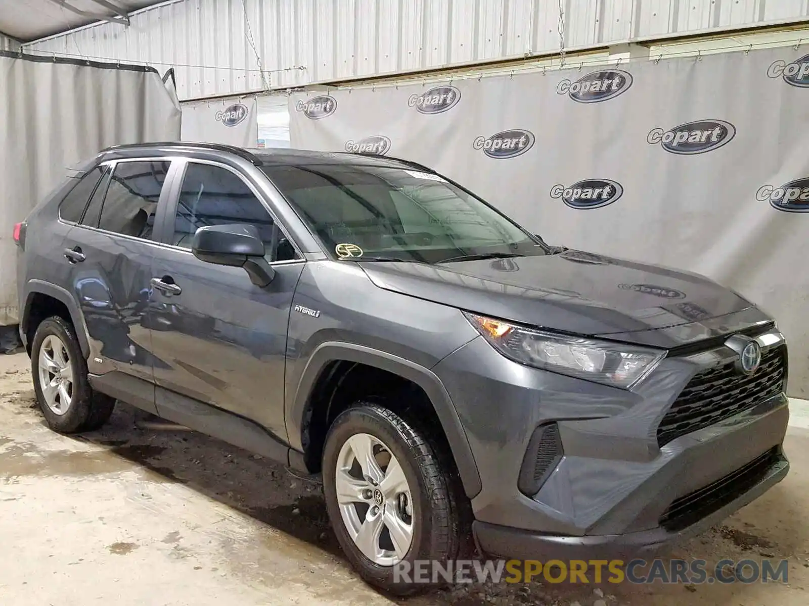 1 Photograph of a damaged car 2T3LWRFV1KW015351 TOYOTA RAV4 LE 2019