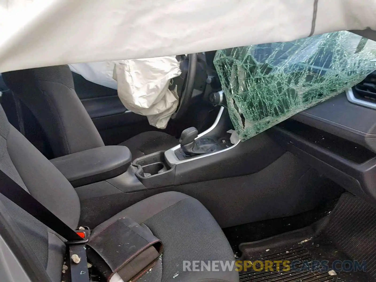 5 Photograph of a damaged car 2T3MWRFV2KW002855 TOYOTA RAV4 LE 2019