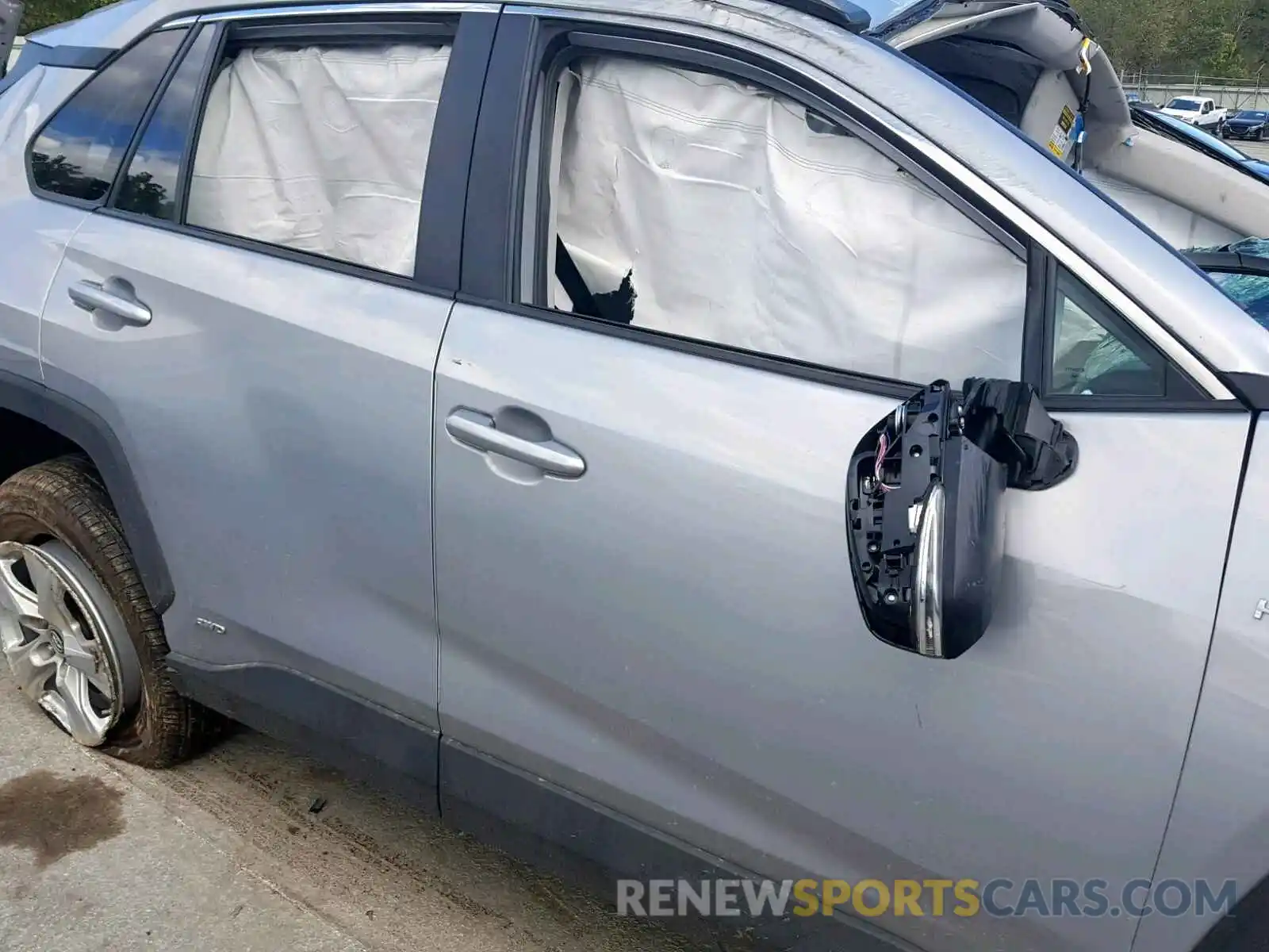 9 Photograph of a damaged car 2T3MWRFV2KW002855 TOYOTA RAV4 LE 2019