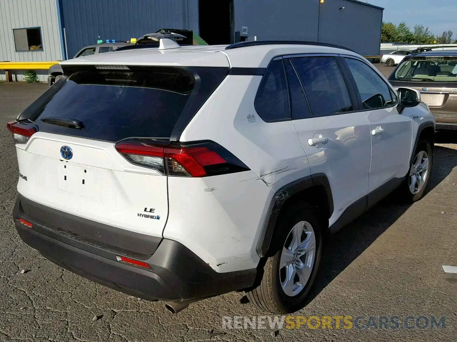 4 Фотография поврежденного автомобиля 2T3MWRFV3KW013847 TOYOTA RAV4 LE 2019