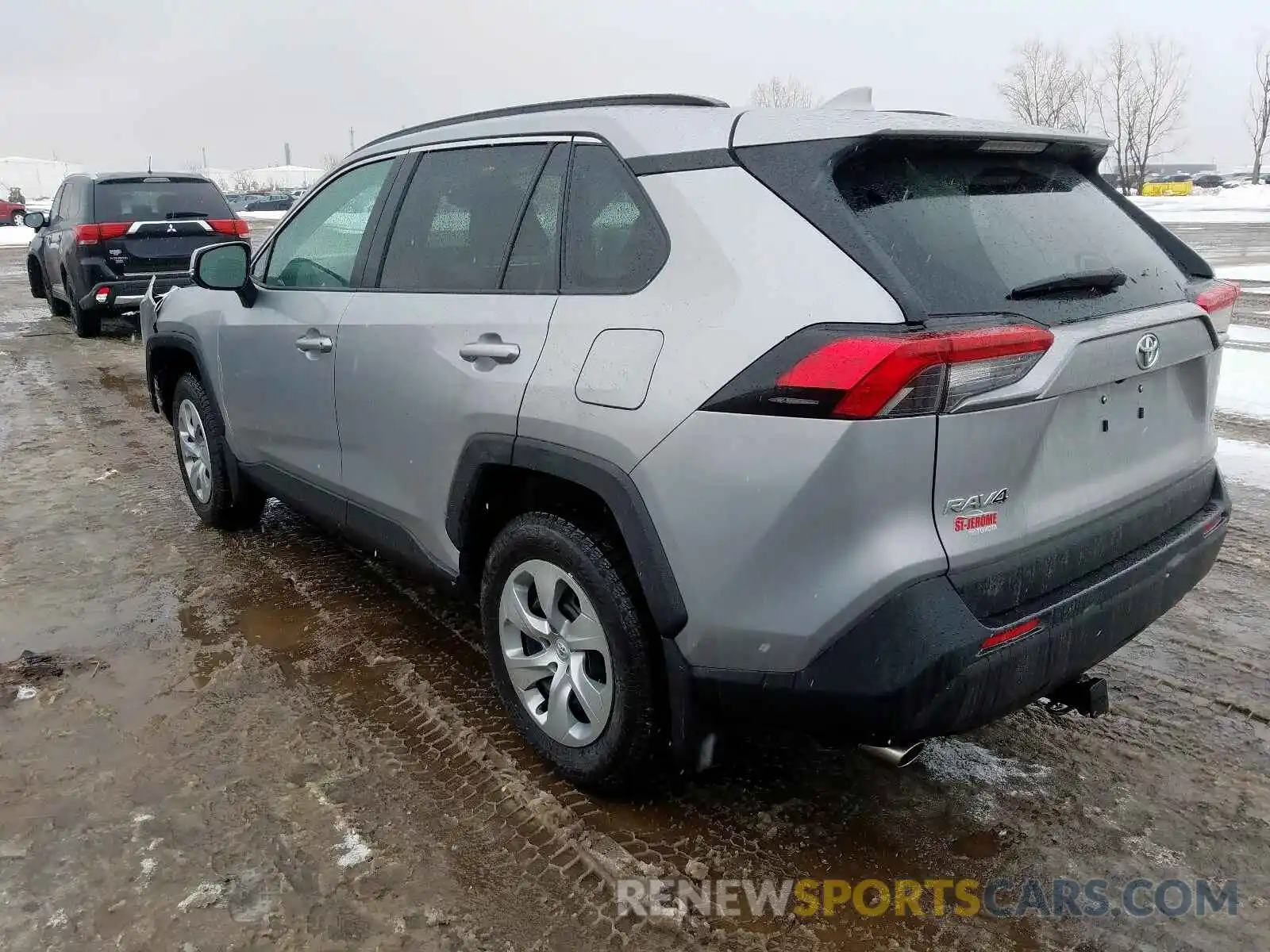 3 Фотография поврежденного автомобиля 2T3Z1RFV7KW014715 TOYOTA RAV4 LE 2019