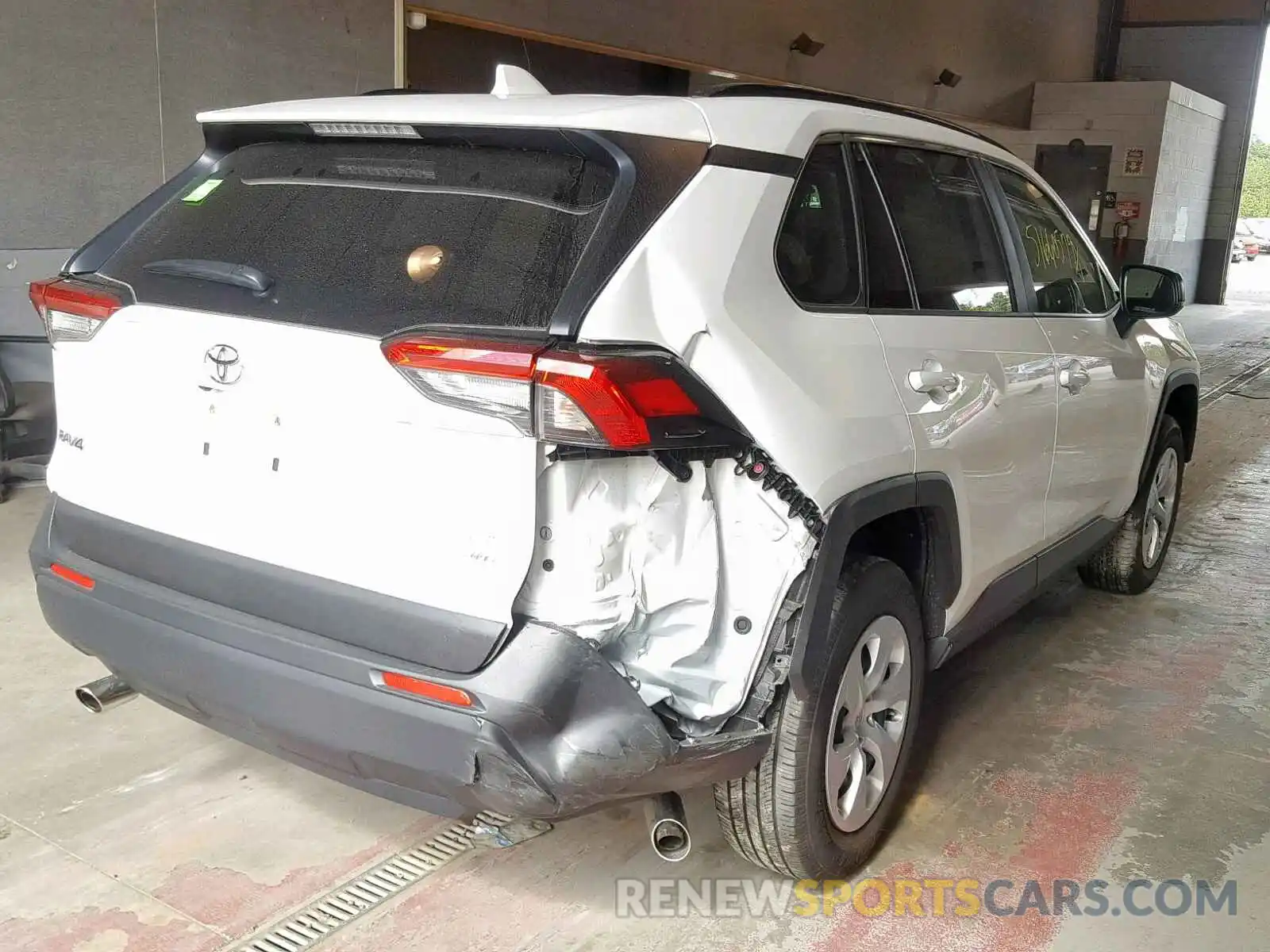 4 Photograph of a damaged car JTMF1RFV2KJ005373 TOYOTA RAV4 LE 2019