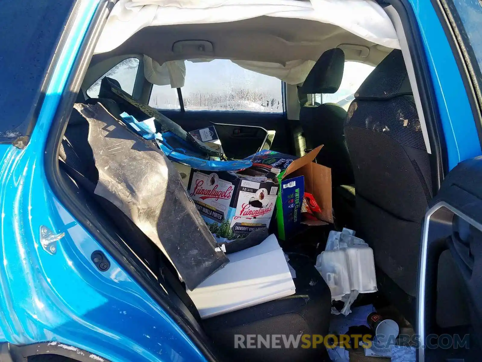 6 Photograph of a damaged car JTMF1RFV6KD011854 TOYOTA RAV4 LE 2019