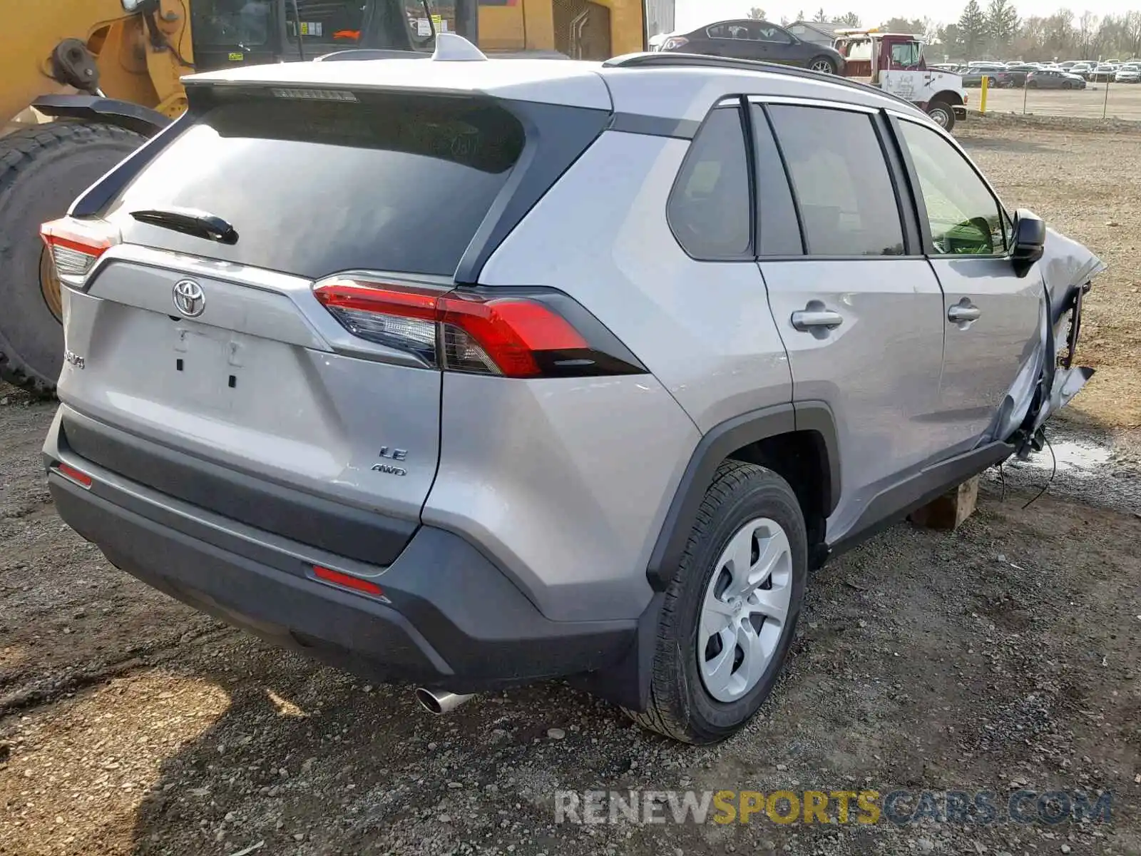 4 Фотография поврежденного автомобиля JTMF1RFV8KD502782 TOYOTA RAV4 LE 2019