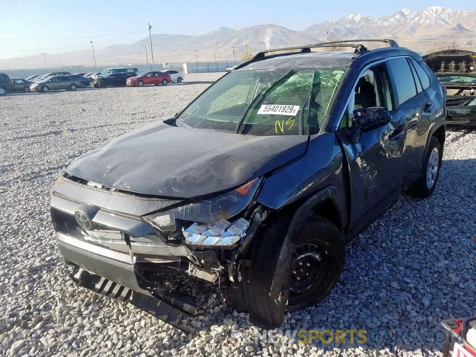 2 Фотография поврежденного автомобиля JTMF1RFV9KD031340 TOYOTA RAV4 LE 2019