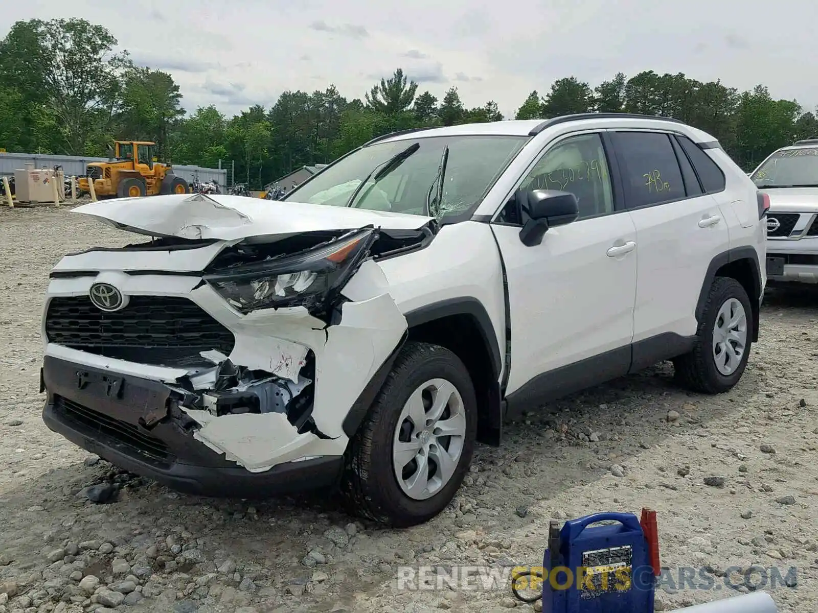 2 Фотография поврежденного автомобиля JTMF1RFVXKJ010949 TOYOTA RAV4 LE 2019