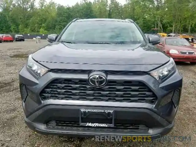 9 Photograph of a damaged car JTMG1RFV3KJ007802 TOYOTA RAV4 LE 2019